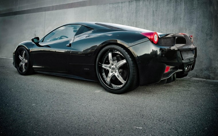 Черная Ferrari 458 speciale