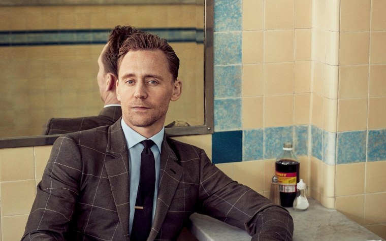 Том Хиддлстон руки