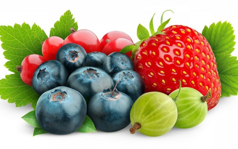 Клубника на белом фоне