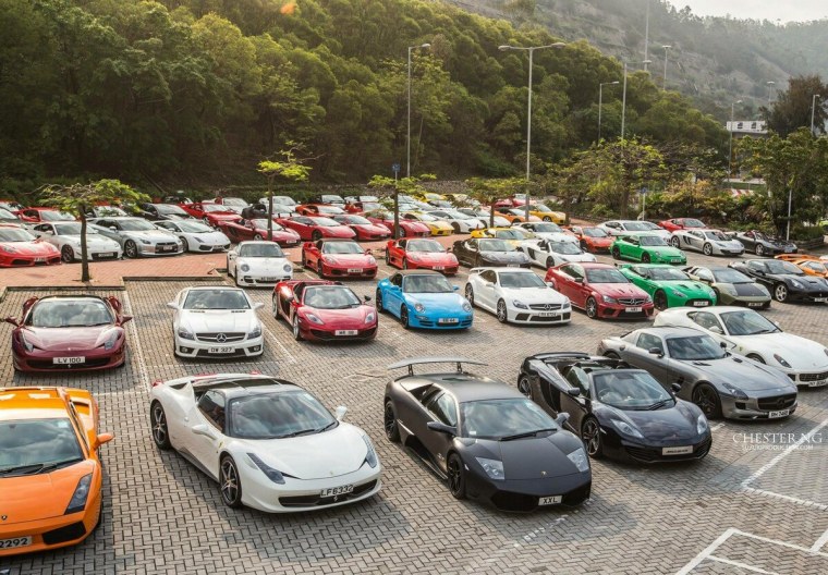 Много машин