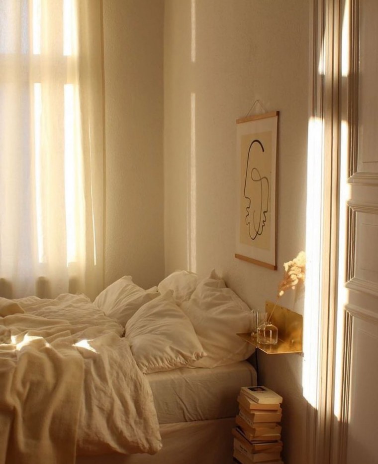 Тени от деревьев в интерьере