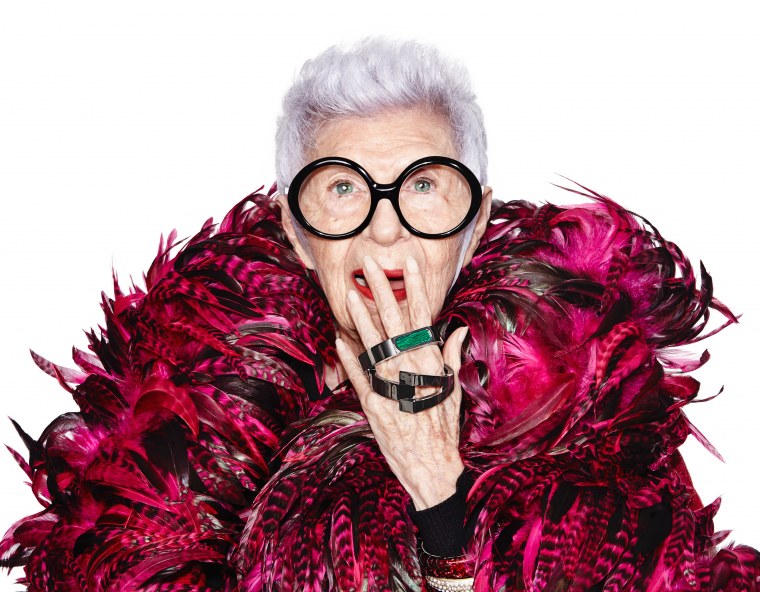 Пожилые люди