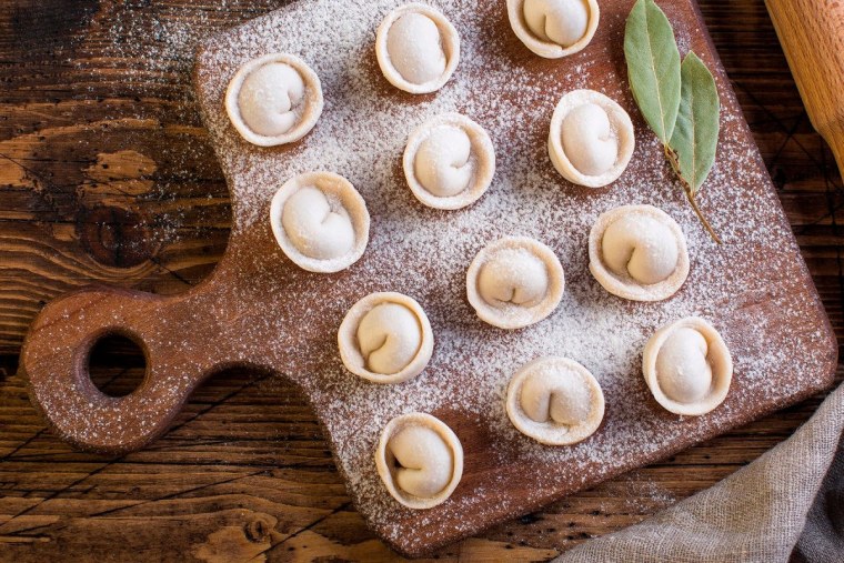 Пельмени на столе