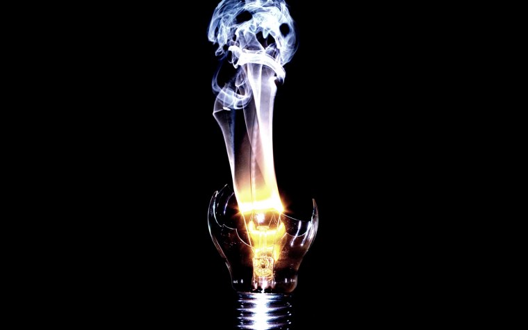 Лампочка дымится