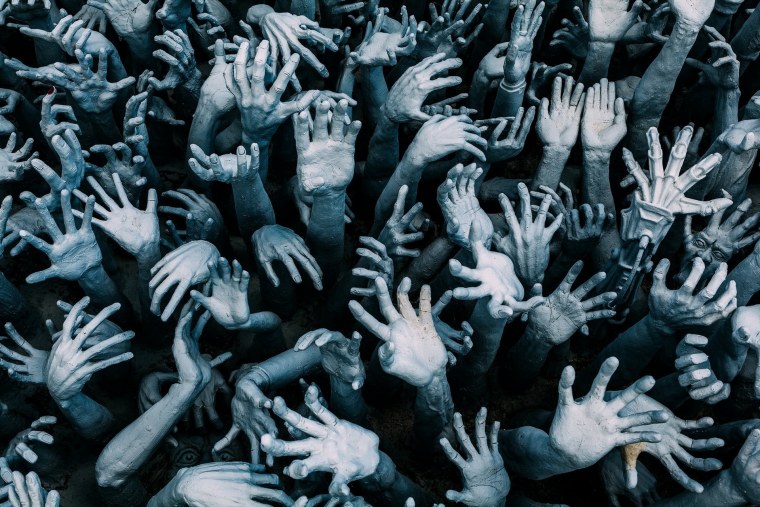 Рука за стеклом