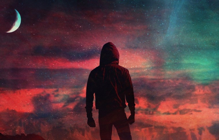 Человек в капюшоне космос