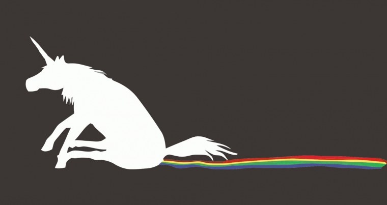 Какает радугой