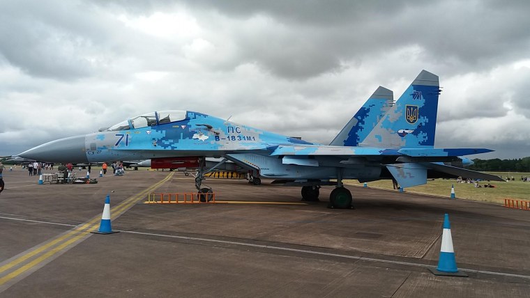 Истребитель Су-35