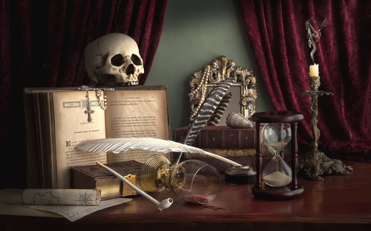 Книга с черепом