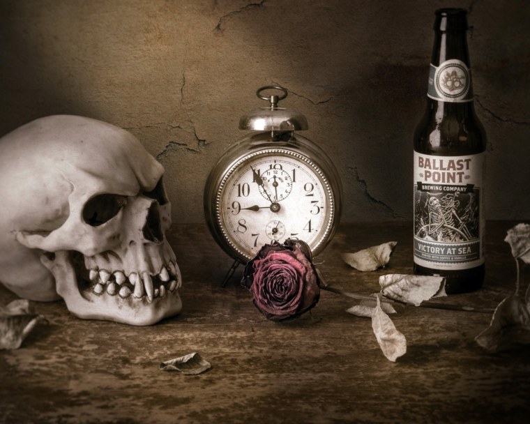 Печатная машинка на столе