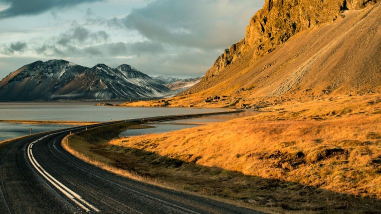 Дорога и горы на рабочий стол
