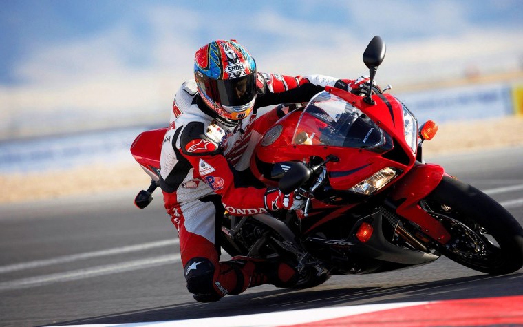 Honda cbr600rr мотоциклист