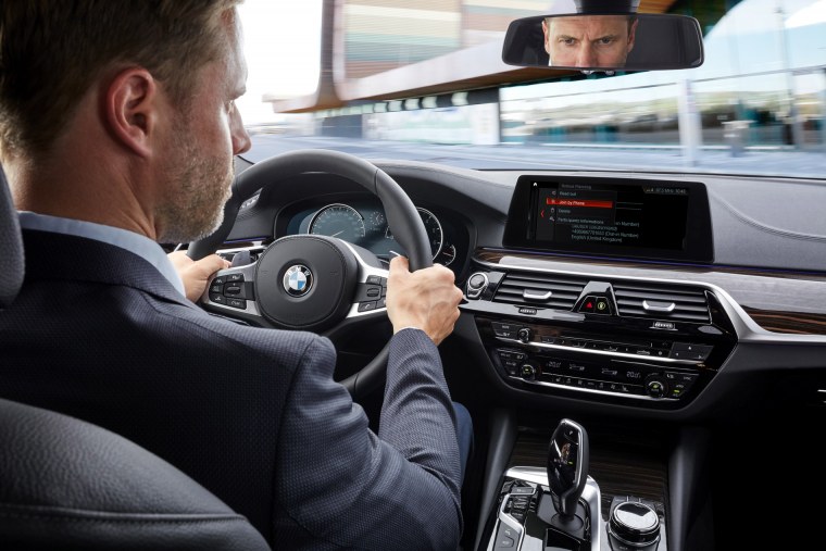 Мужчина на БМВ