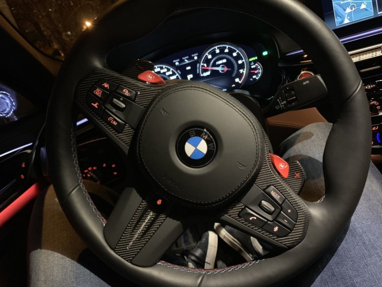 BMW m5 f90 за рулем