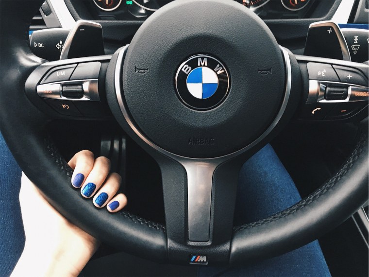 Маникюр на руле