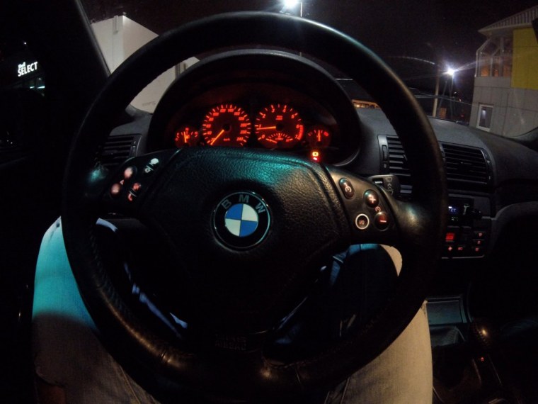 За рулем БМВ е60 ночью