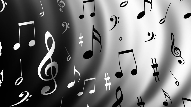 Ноты на черном фоне