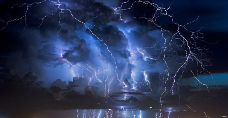 Стол из эпоксидной смолы