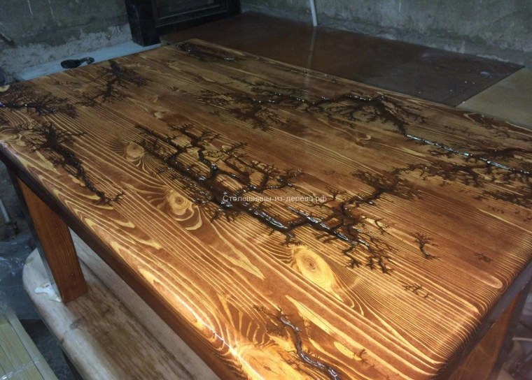 Столешница с эпоксидной смолой молния