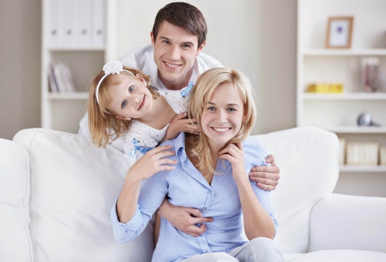 Семья на фоне моря