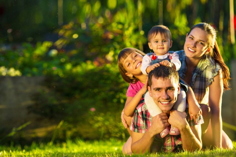 Счастливая дружная семья