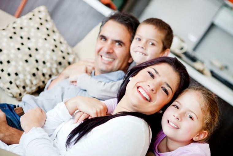 Счастливые дети и родители