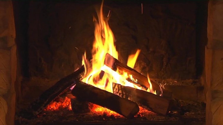 Камин с живым огнем