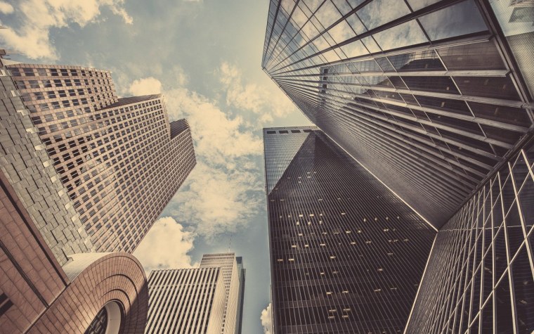 Среди небоскребов