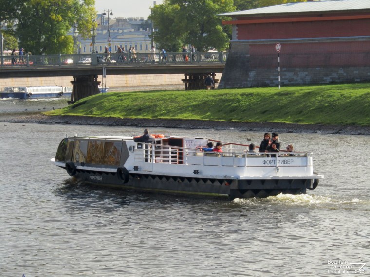 Москва река прогулка на теплоходе
