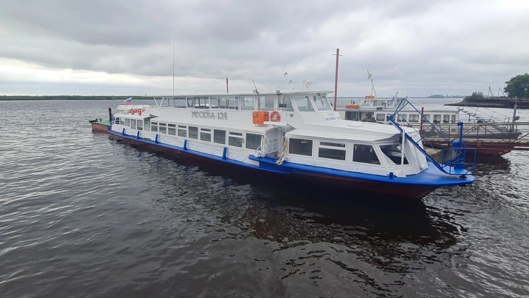 Теплоход Мустай Карим в Ростове на Дону