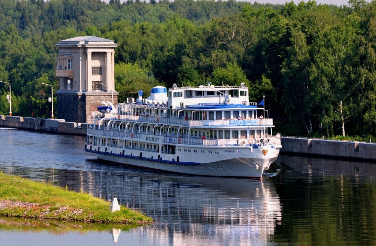 Речные теплоходы на Волге