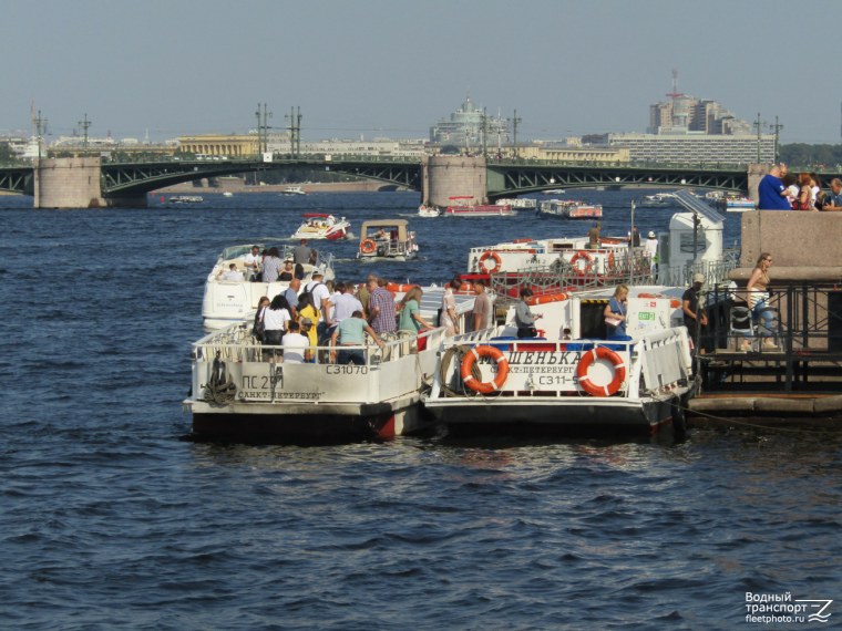 Теплоход Москва 64 Череповец