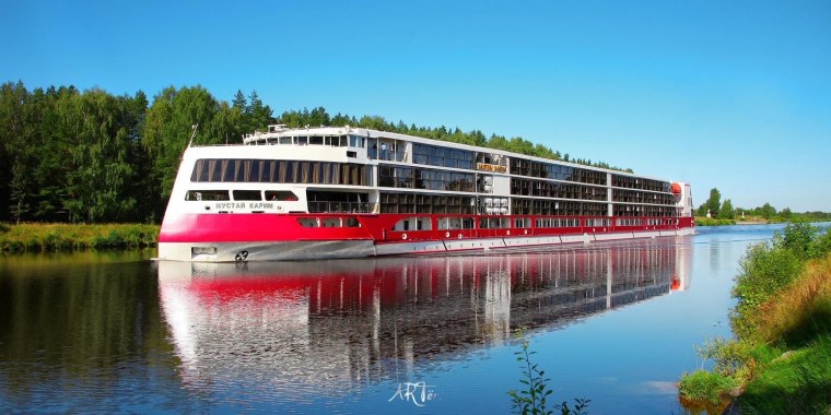 Колесный Речной теплоход золотое кольцо