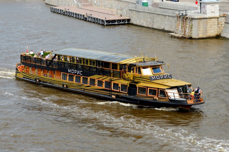 Речной теплоход