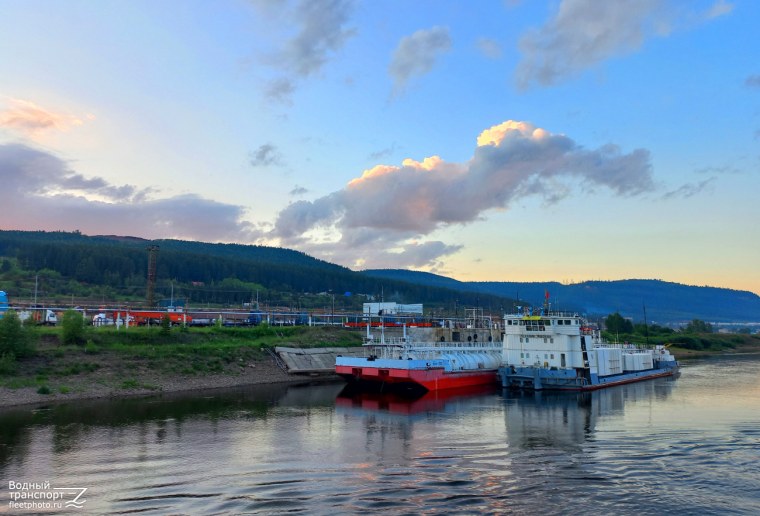 Корабль на Москве реке Рэдиссон