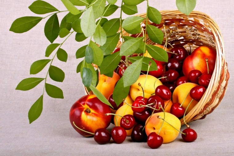 Фрукты и ягоды