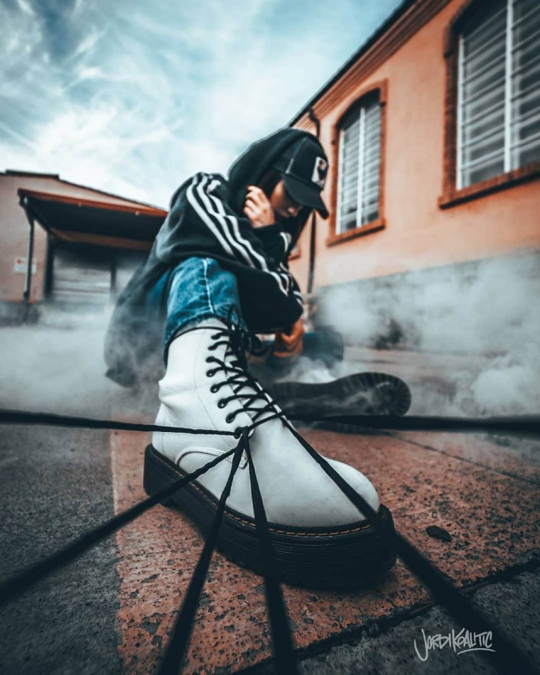 Пацан в маске