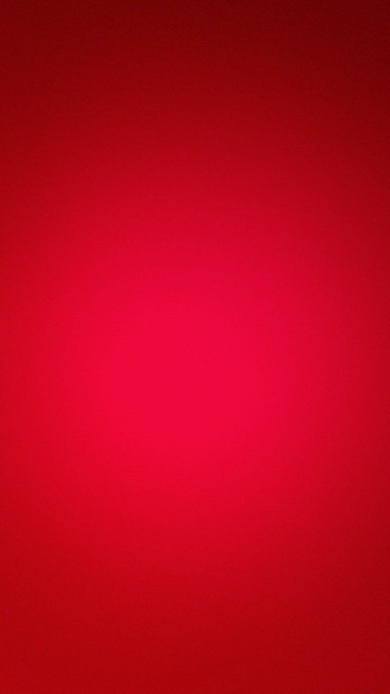 Ярко красный