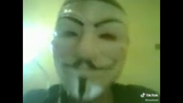 Маска Анонимуса из тик тока