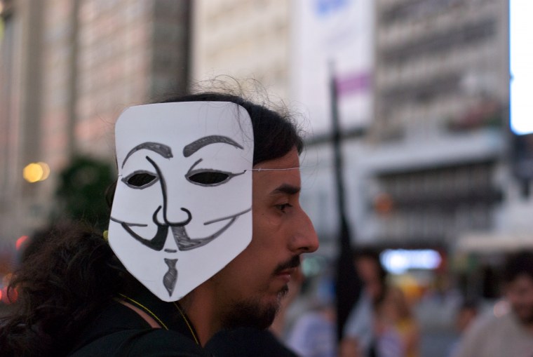 Животные в маске Анонимуса