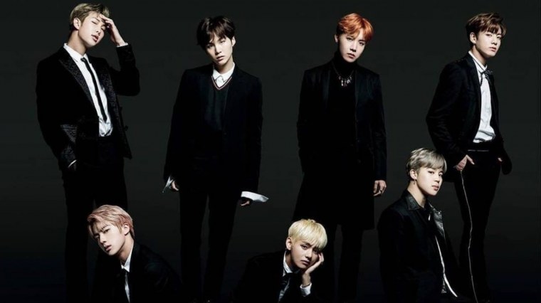 БТС В черном костюме