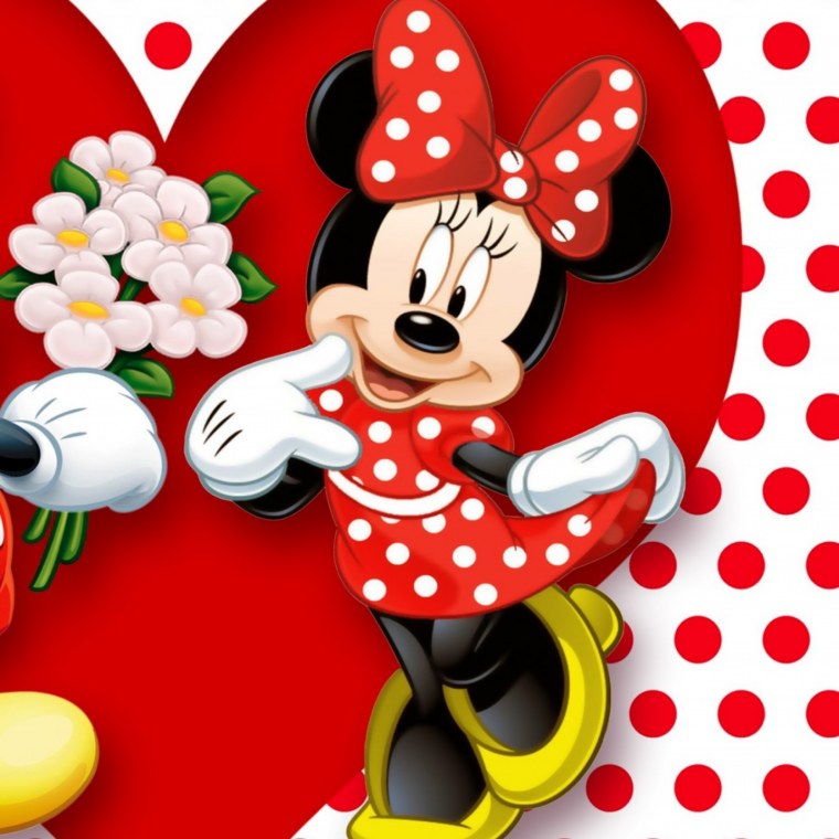 Минни на белом фоне