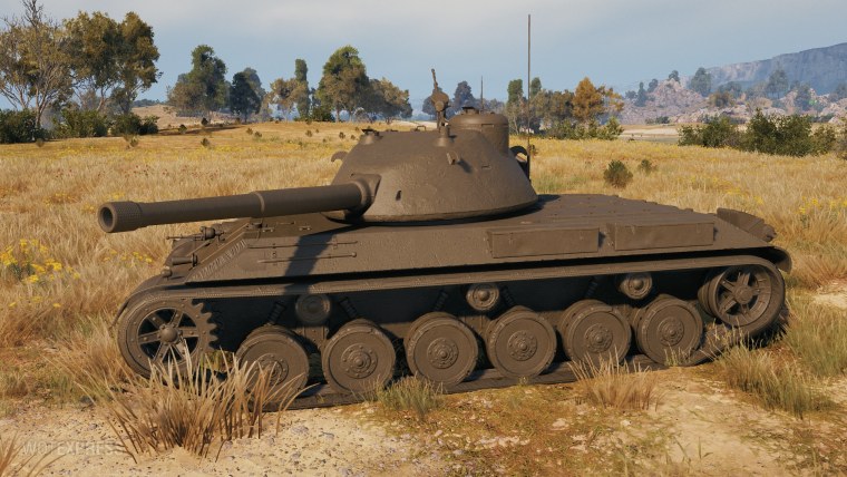 Пистолет ТТ на черном фоне