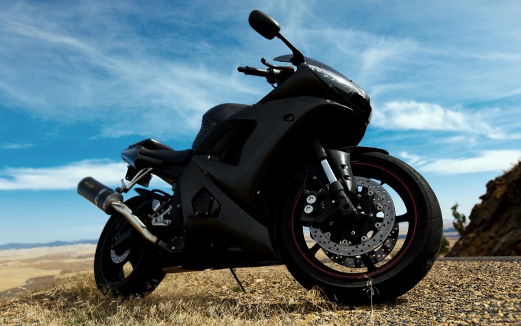 Мотоцикл Ямаха черный