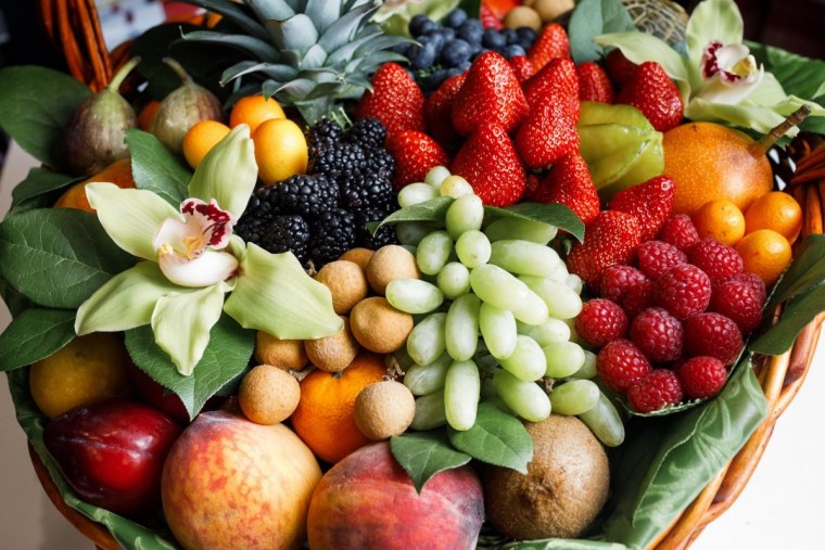 Фруктово-цветочный букет