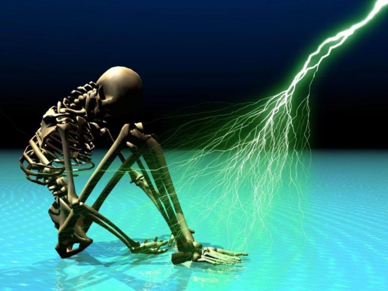 Скелеты целуются