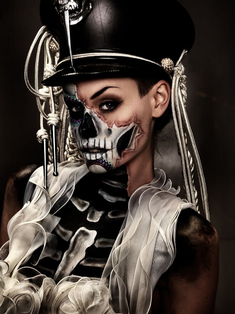 Фиолетовый скелет