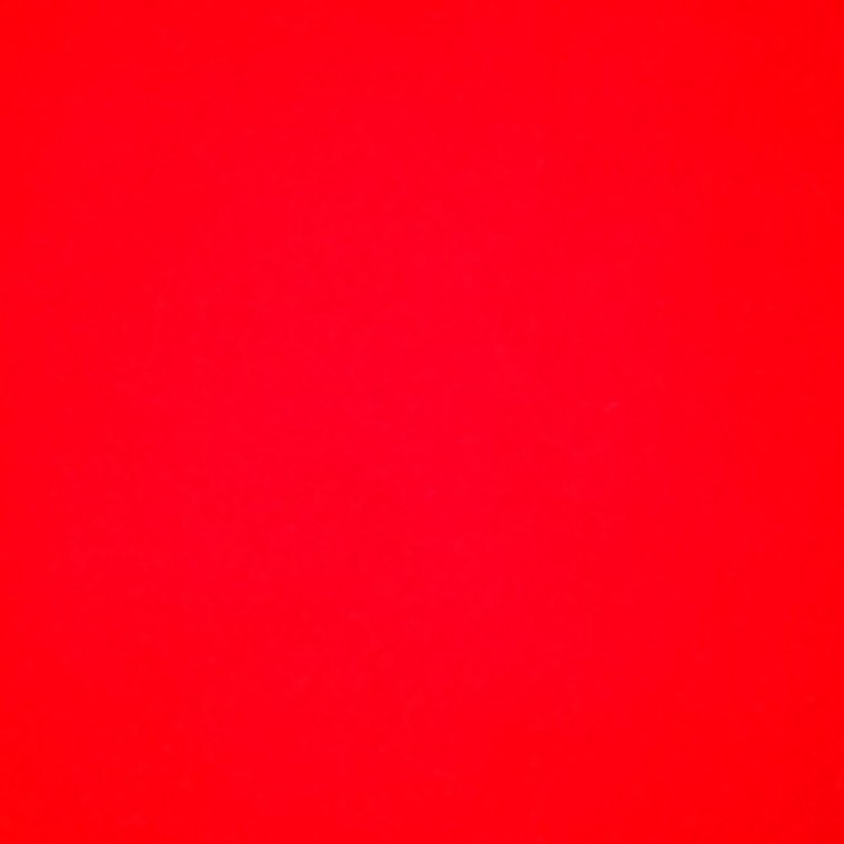 Красный однотонный яркий