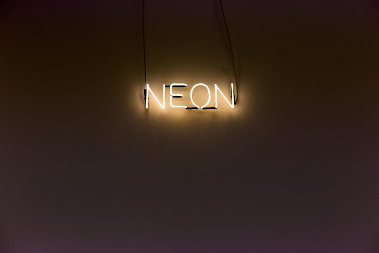 Неоновые надписи