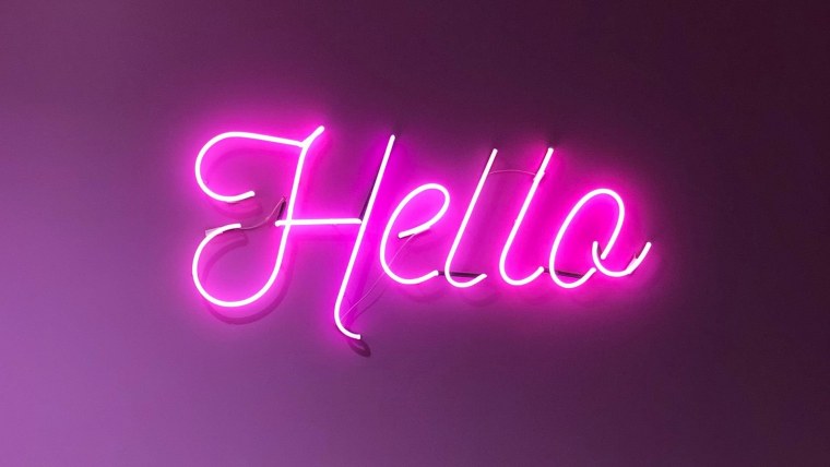 Неоновые надписи фиолетовые